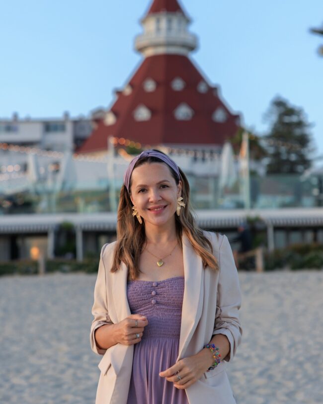 Asya Olson - California Travel blogger