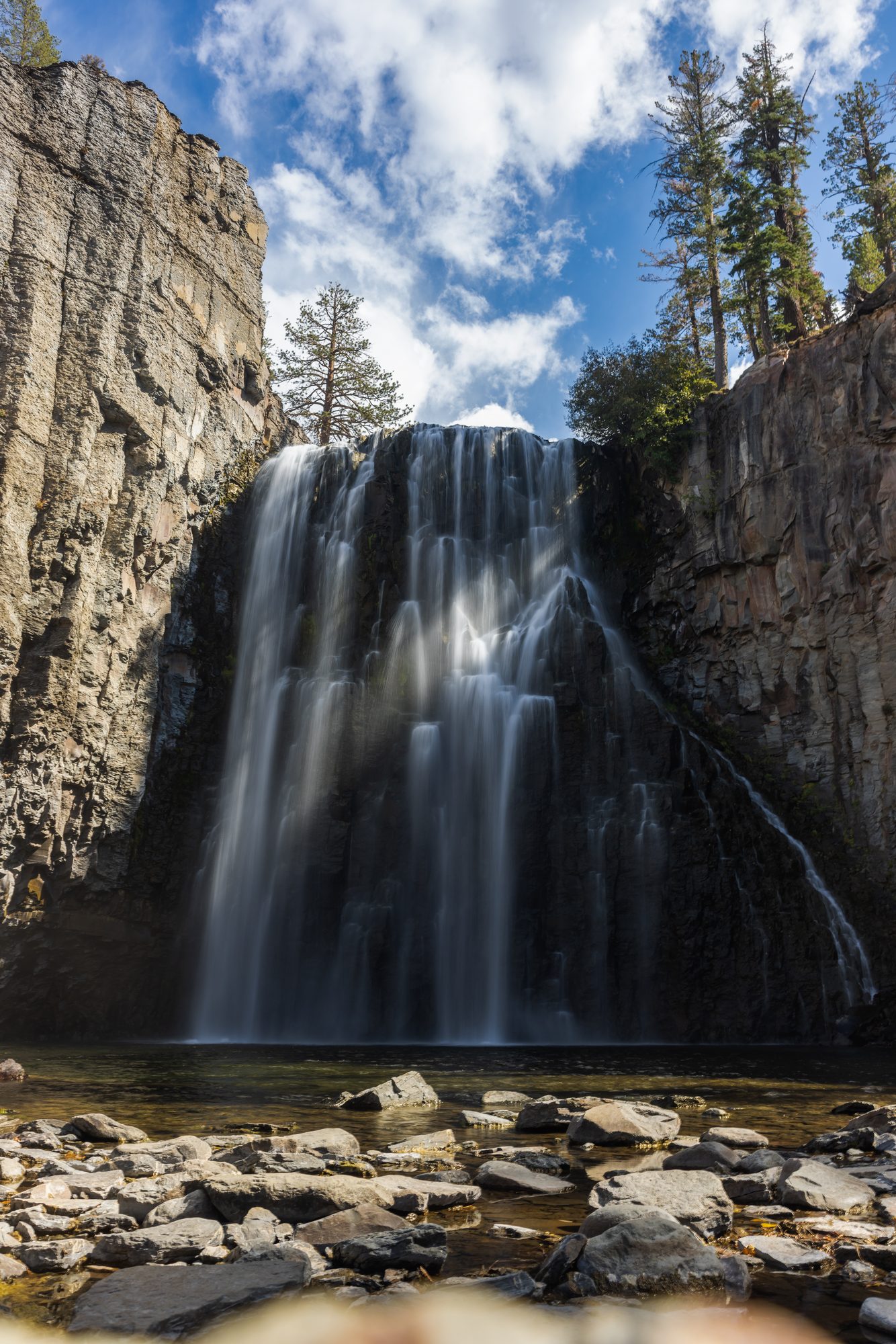 Rainbow Falls in the fall